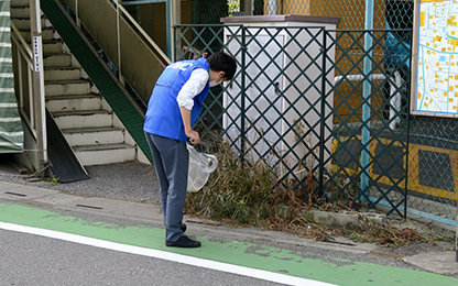 地域清掃活動の様子